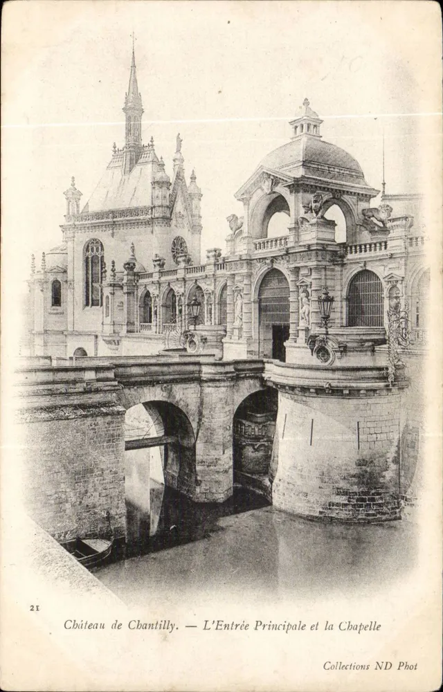 Schloss Chantilly — Der Haupteingang und die Kapelle — Collections ND Phot - Vorderseite