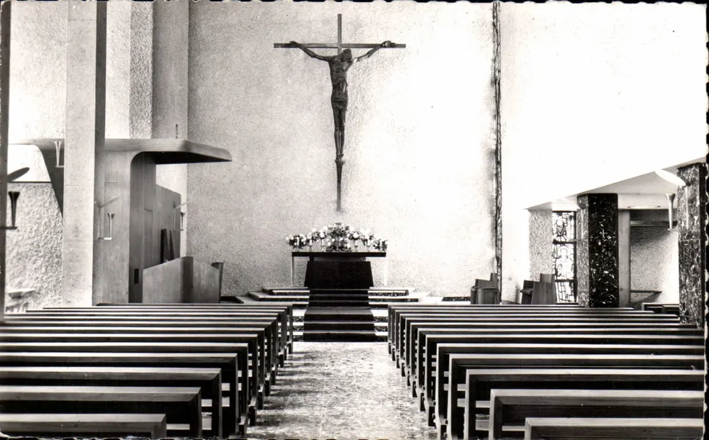 Kirche Saint-Jean-Baptiste — Breteuil (Oise) — Überblick über Kirchenschiff und Chor - Vorderseite