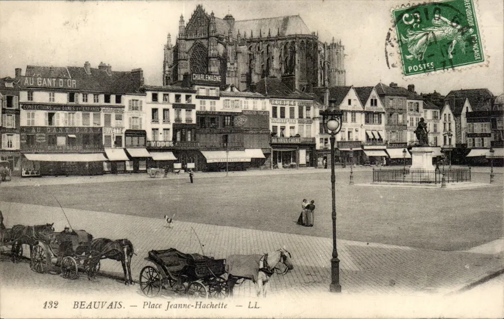 Beauvais — Plein Jeanne-Hachette — LL. n°132 - Voorkant