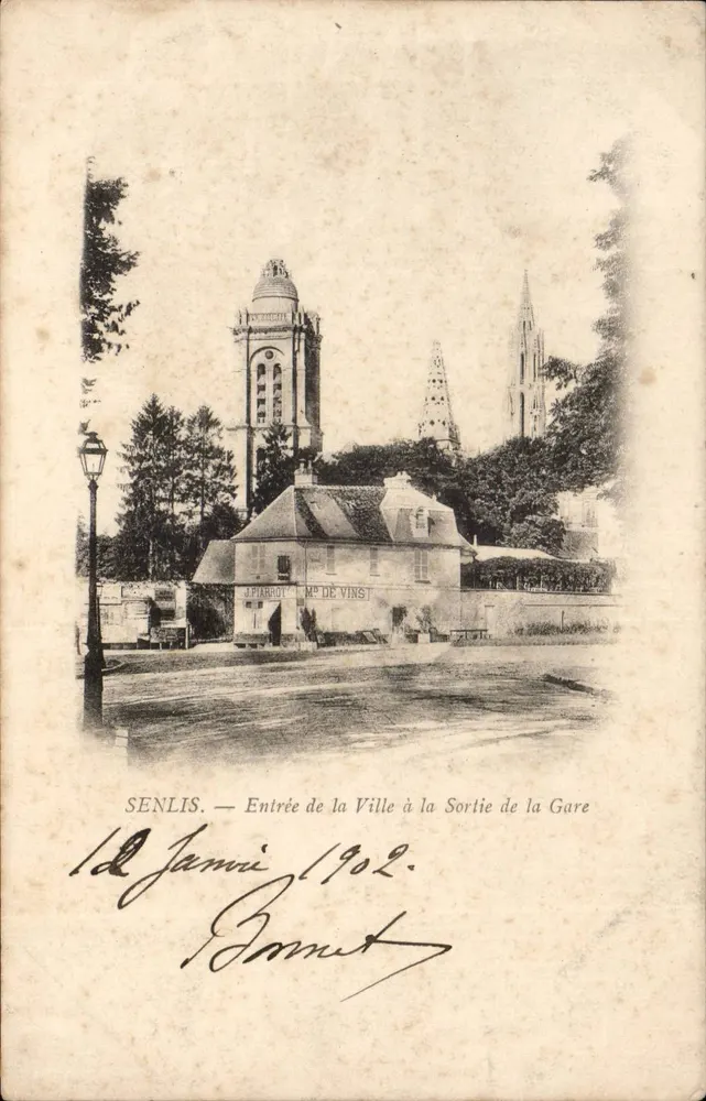 SENLLIS — Eingang in die Stadt am Ausgang der Station — J. Jamie, 1902 - Vorderseite