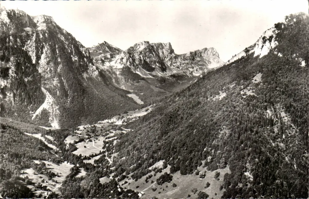 Novel (Haute-Savoie) — Vista geral aérea — Éditions Cellard - Frente