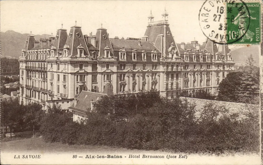 Aix-les-Bains - Hôtel Bernascon (face Est) — La Savoie — éditeur non visible, n° de série 80 - Frente