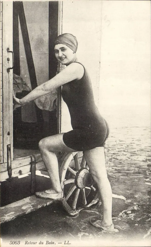 Frau im Badeanzug — Rückkehr vom Baden — LL, Nr. 5063 - Vorderseite