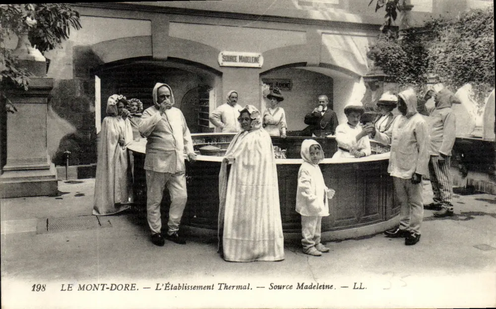 Le Mont-Dore — O Estabelecimento Termal — Fonte Madeleine — LL. — N° 198 - Frente