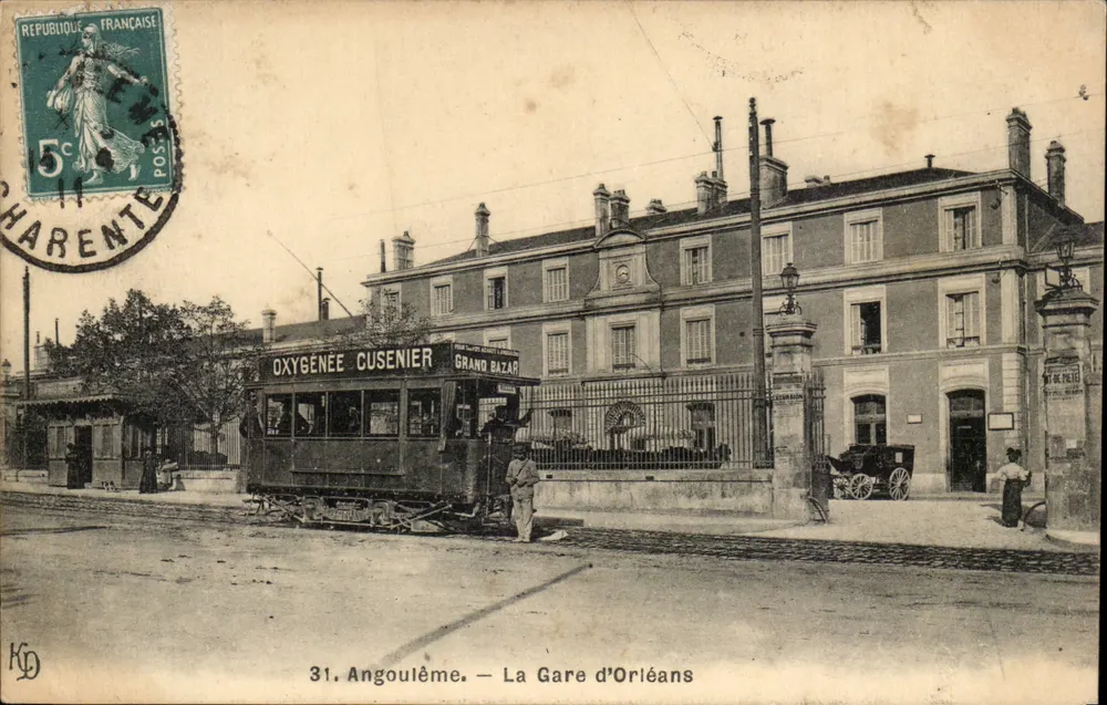 Angoulême — La Stazione di Orléans — tram Oxygénée Cusenier davanti al Grand Bazar - Recto