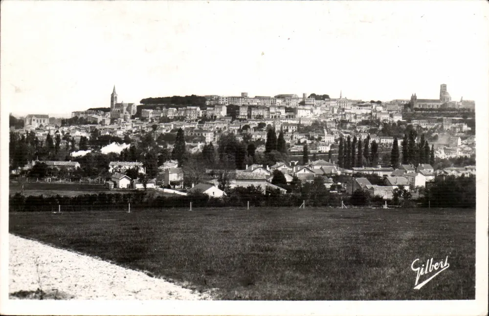 Angoulême — Vista geral; Versante sul — Edição A. GILBERT à JUJUAC - Frente