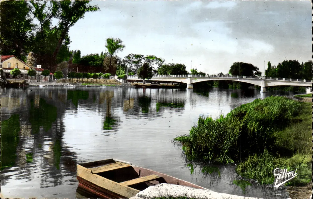 As margens da Charente em l'Houmeau — Edições Chardrantes — Gilber - Frente