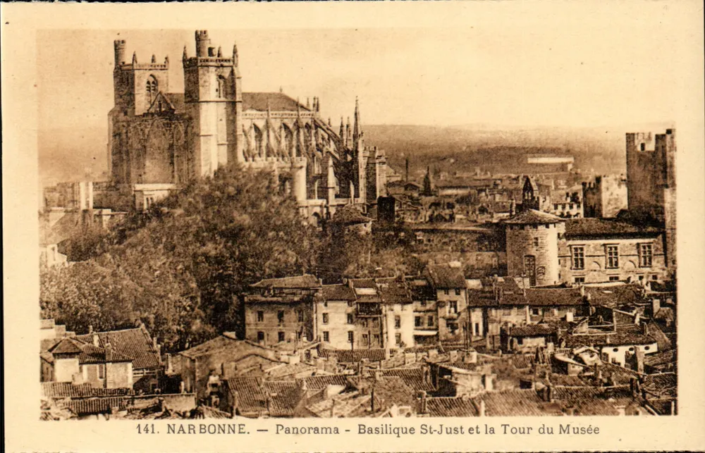 NARBONNE — Panorama — Basilika St-Just und die Turm des Museums - Vorderseite