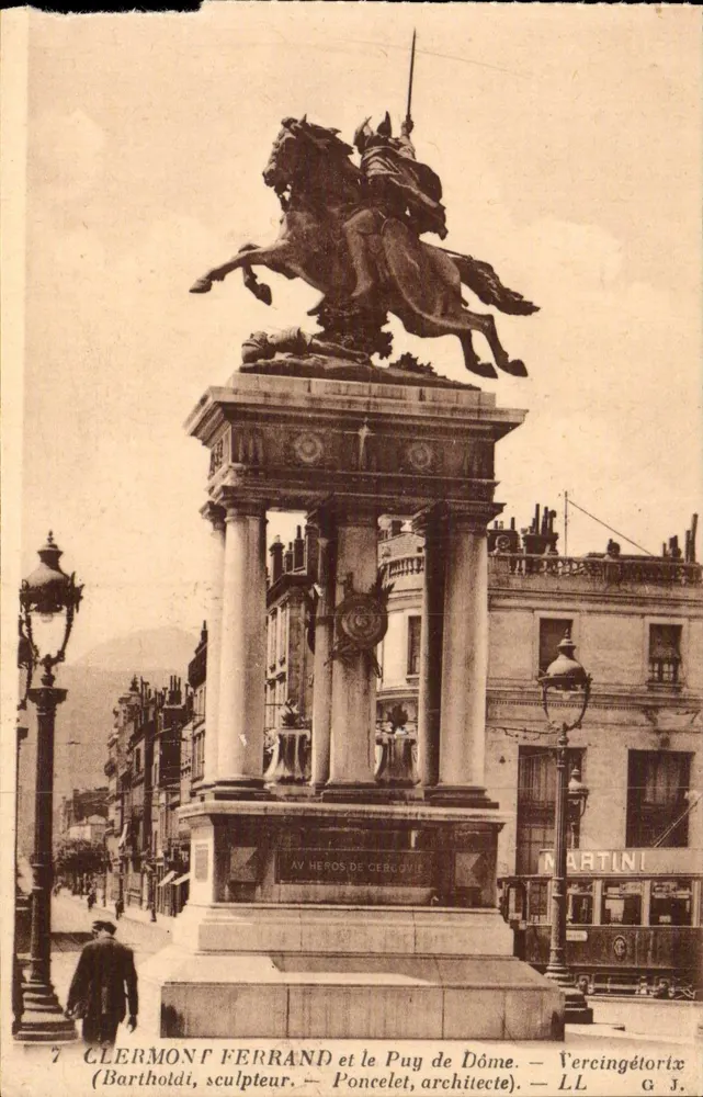Clermont-Ferrand — Estátua equestre de Vercingétorix — LL G.J. - Frente