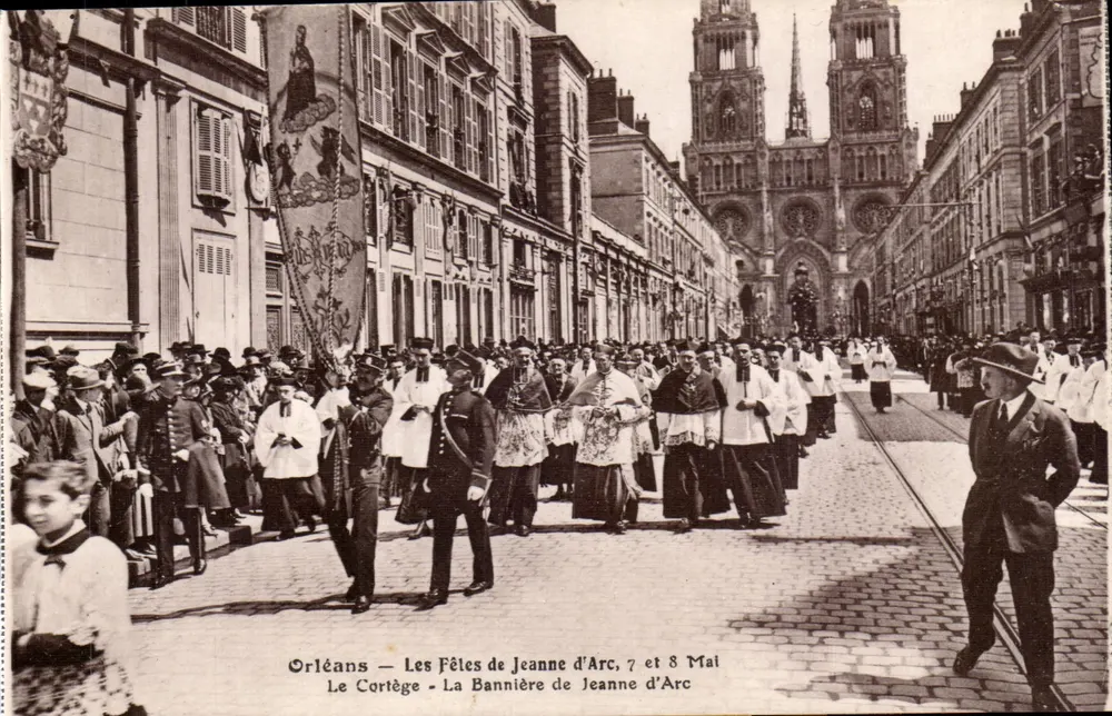 Orléans — Die Feste der Jungfrau von Orléans, 7. und 8. Mai — Der Umzug - Die Fahne der Jungfrau von Orléans - Vorderseite