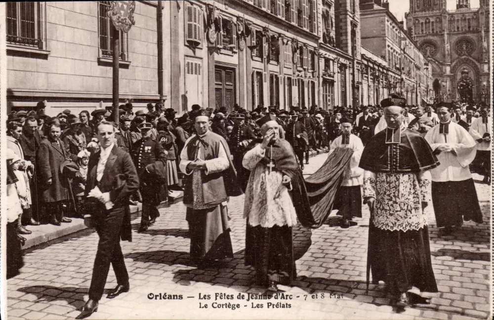 Orléans — Die Feste der Jeanne d'Arc — 7. und 8. Mai — Der Prozessionszug — Die Prälaten - Vorderseite