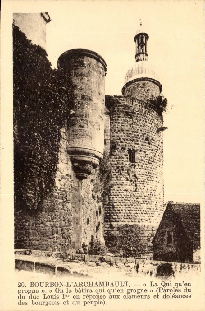 Bourbon-l'Archambault — Castelo com torres de pedra e samambaia — n°20 - Frente