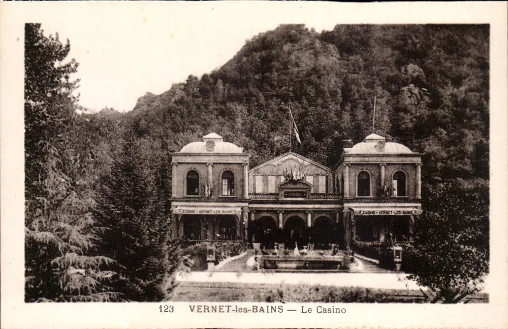 VERNET-les-BAINS — O Casino — editor M.F. n°123 - Frente