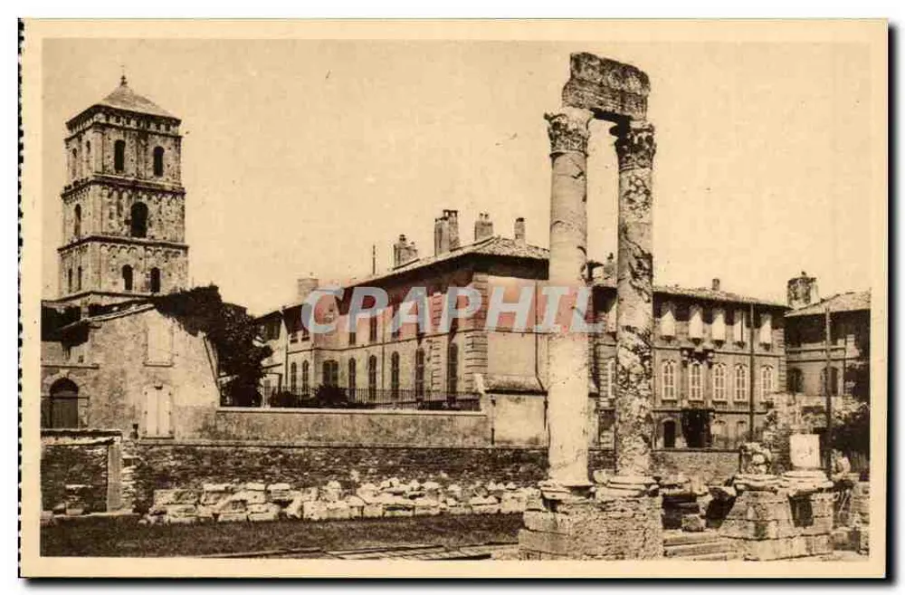 Arles (Bouches-du-Rhône) — Teatro Antigo — Éditions d'Art Yvon, Paris - Frente