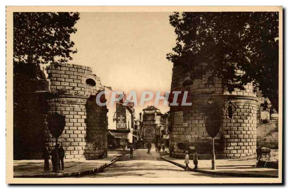 Arles (Bouches-du-Rhône) — Porta da Cavalaria — Edições d'Art Vivon - Frente