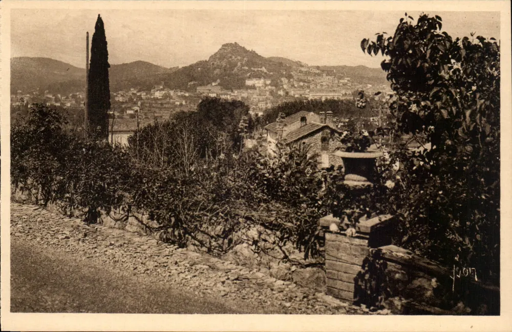 Hyères (Var) — Vista geral — La Douce France, n°335 - Frente
