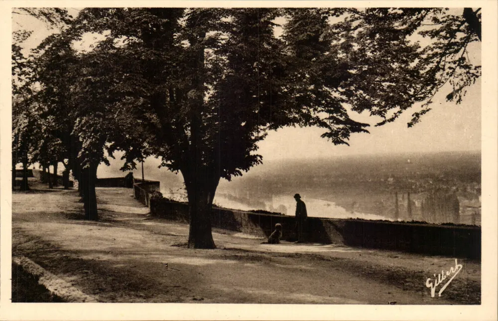 Tal der Kathedrale von Rempart Beaulieu aus gesehen — Angoulême — Edition A. Gilbert - Vorderseite