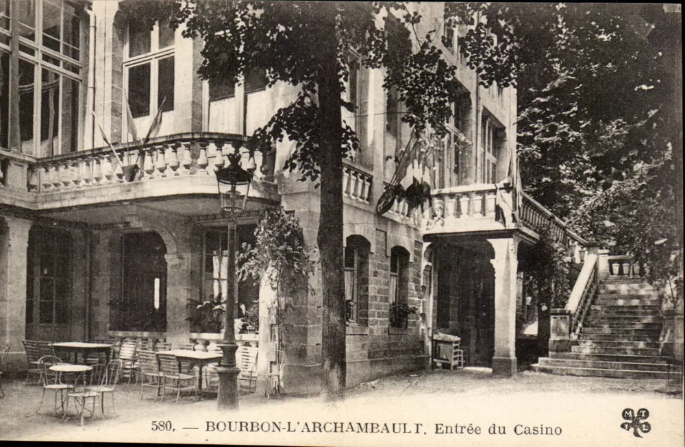 Bourbon-L'Archambault — Entrada do Casino — MTRE - Frente