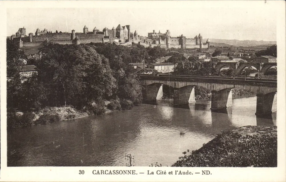 Carcassonne — A Cidade e o Aude — ND. - Frente