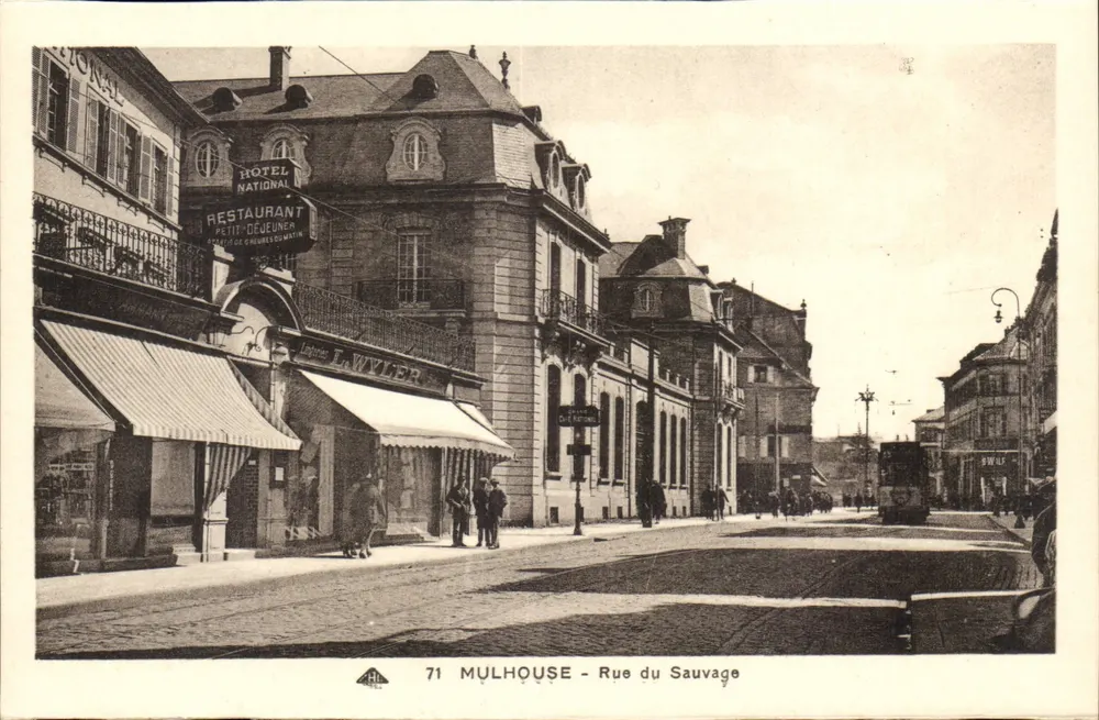 Mulhouse - Rue du Sauvage — vista do Hotel Nacional e do restaurante Petit-Dejeuner — editor L. Wylér, n°71 - Frente