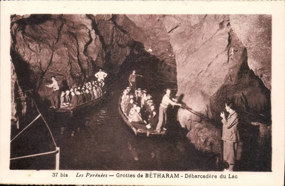 Os Pirineus — Grutas de BÉTHARAM — Desembarcadouro do Lago — 37 bis - Frente