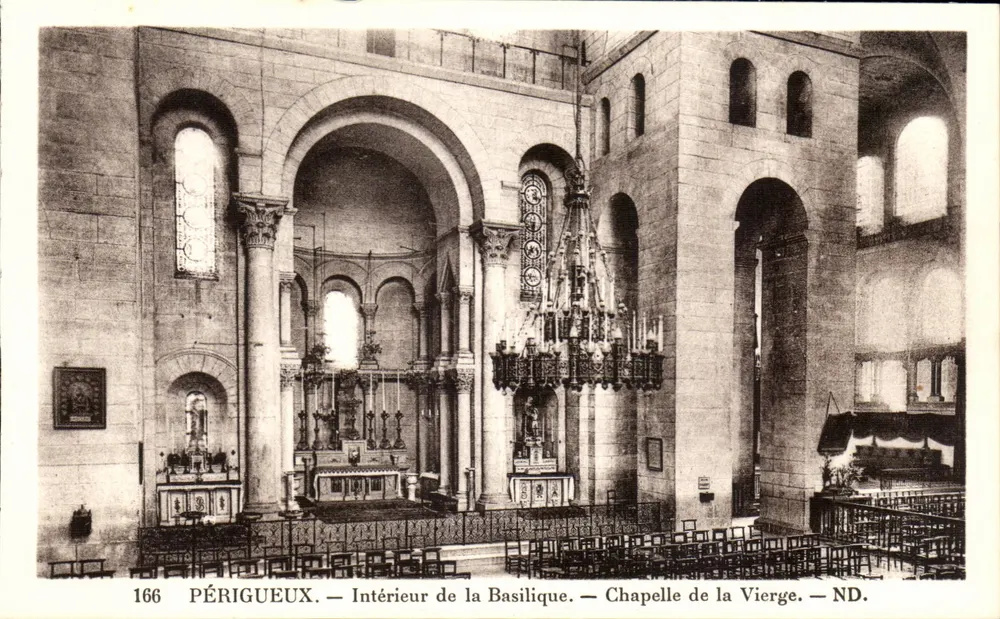 Périgueux — Innenansicht der Basilika — Kapelle der Jungfrau — ND. - Vorderseite