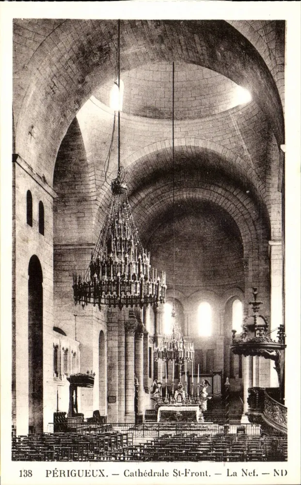 Périgueux — Cathédrale St-Front — La Nef — ND - Awers