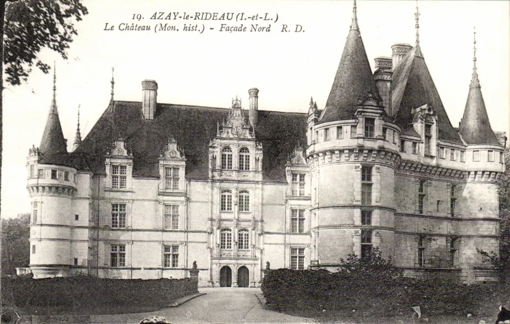 Azay-le-Rideau (Indre-et-Loire) — O Castelo (Monumento Histórico) — Facha Norte — R.D. - Frente
