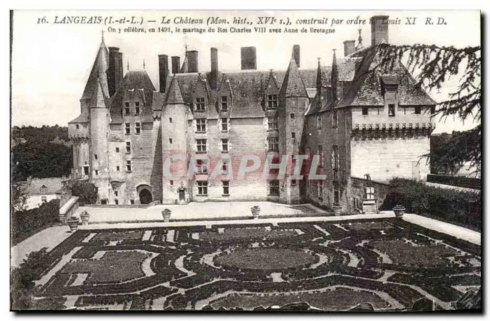 Langeais (Loir-et-Cher) — O Castelo (Monumento histórico, século XVI), construído por ordem de Luís XI. Nele foi celebrado, em 1491, o casamento do Rei Carlos VIII com Ana da Bretanha - Frente