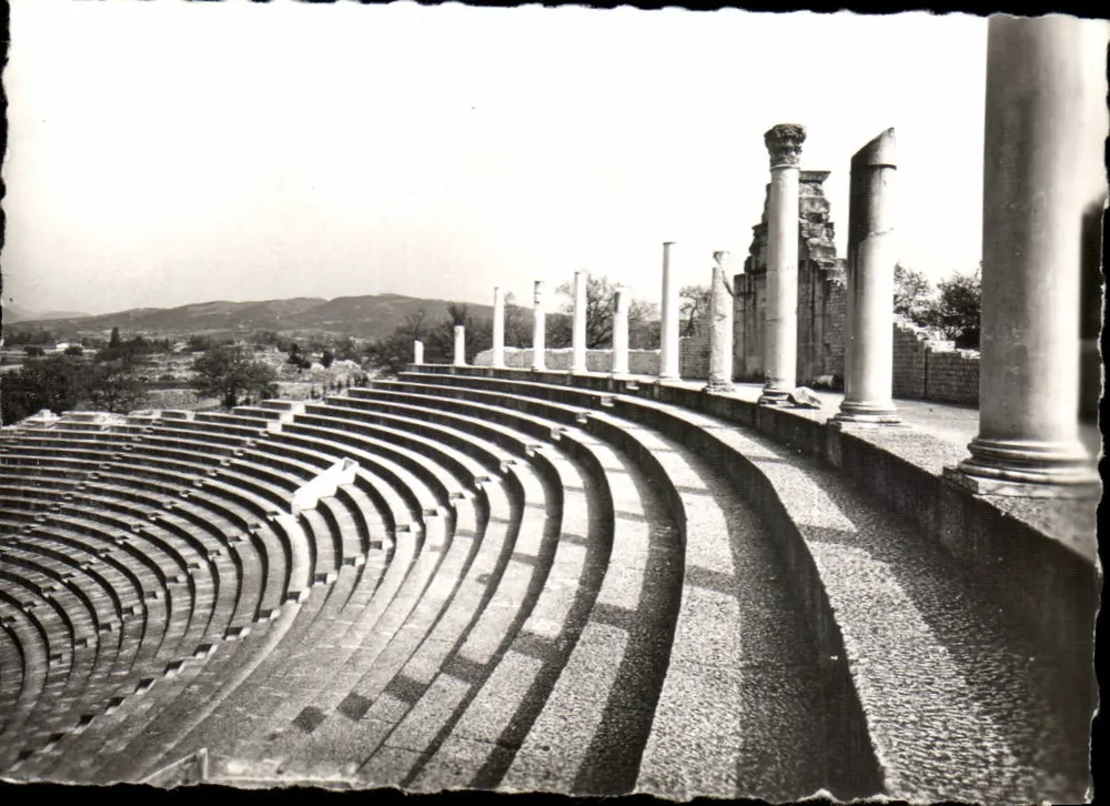 Vaison-la-Romaine — Das römische Theater und die Säulen — 92-33 - Vorderseite