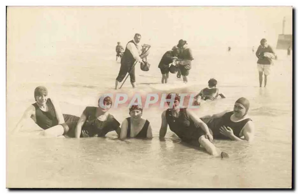 Gruppe von Schwimmern am Strand — Verlag unbekannt - Vorderseite