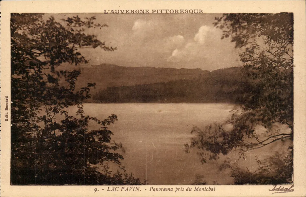 Pittoreske Auvergne — Lac Pavin — Panorama vom Montcbar - Vorderseite