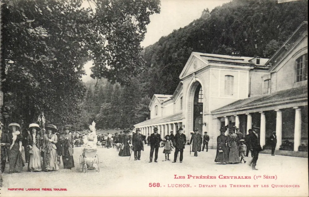 Luchon - Diante dos Termas e dos Quinconces — Fototipo L'Abouche Frères, Toulouse, 1ª Série, n°568 - Frente