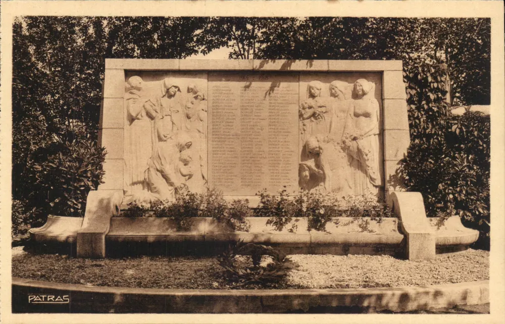 Néris-les-Bains (Allier) — O Monumento aos Mortos — editor Valentiné, Paris - Frente