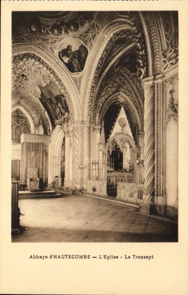 Abadia de HAUTECOMBE — A Igreja - O Transepto - Frente
