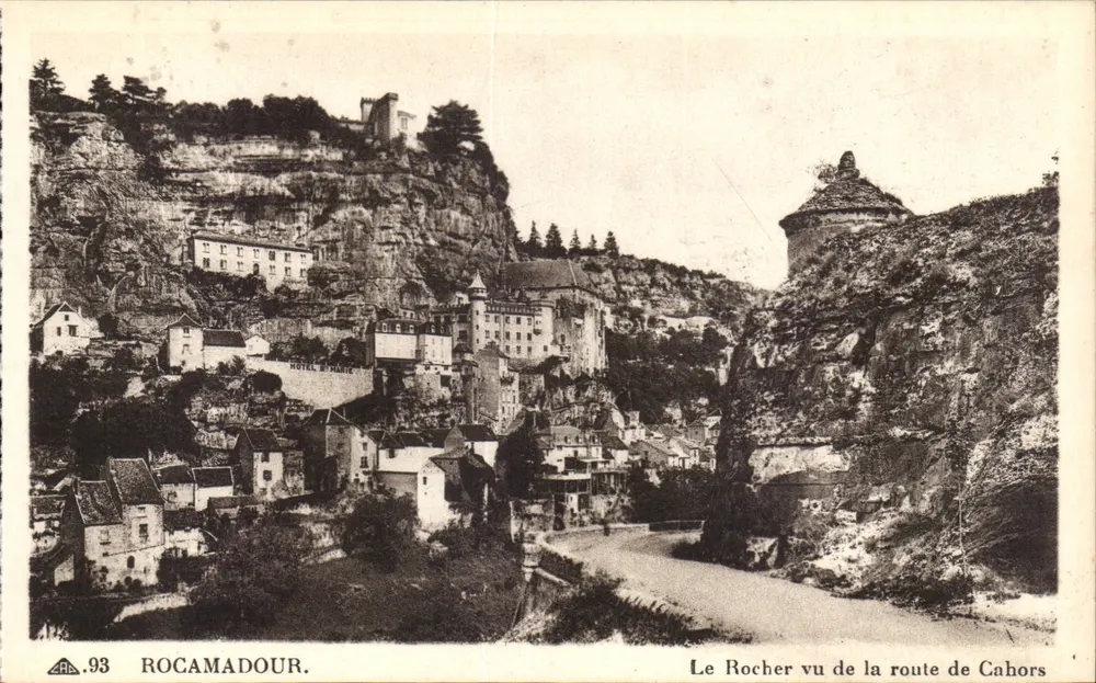Rocamadour — Blick auf den Felsen von der Straße nach Cahors — C° des Arts Photomécaniques Strasbourg - Vorderseite