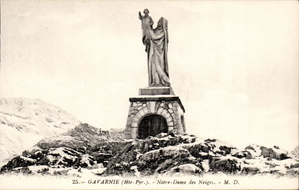 Gavarnie (Alta-Loire) — Nossa Senhora das Neves — M.D. - Frente
