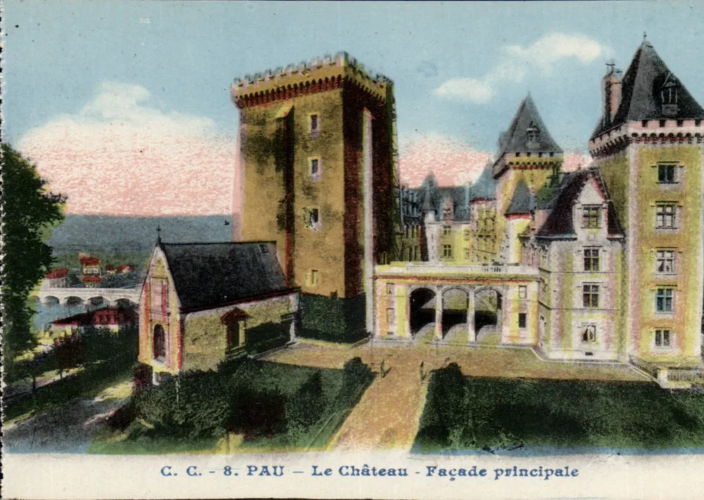 Pau - O Castelo - Fachada principal — C.C. - 8 — Editor Carrache, Fan - Frente