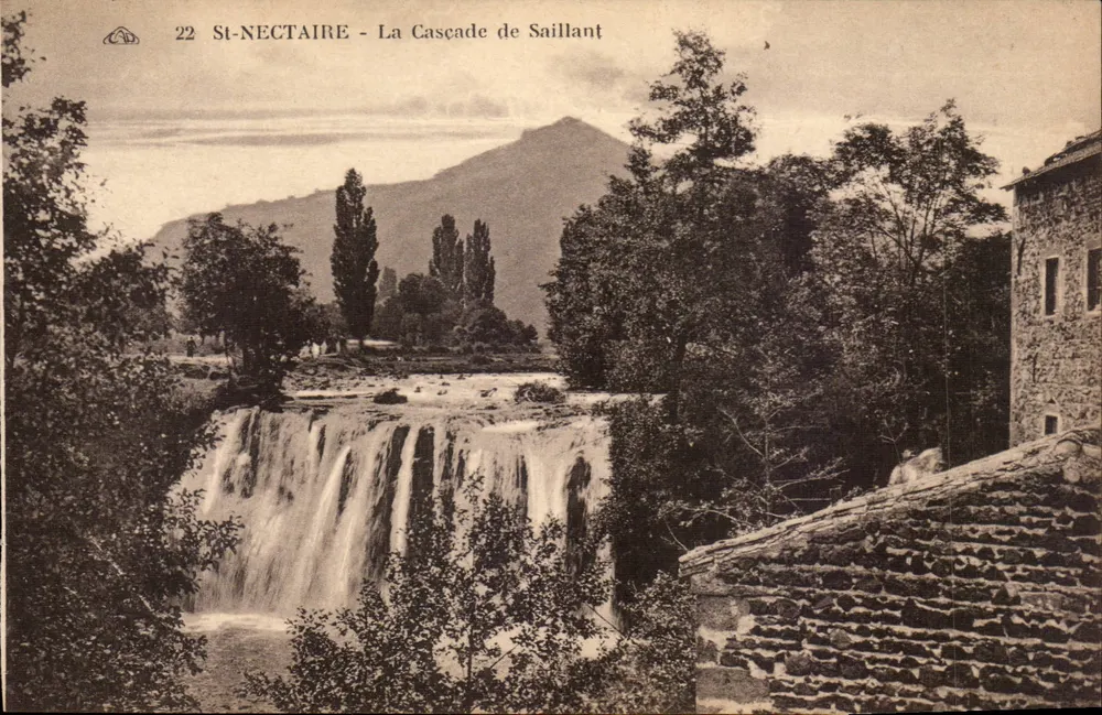 St-Nectaire - A Cascata de Saillant — editor C. Alsacienne dos Arts Fotomecânicos, Strasbourg - Frente