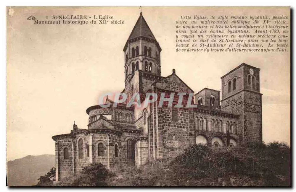 St-Nectaire - A Igreja, Monumento Histórico do Século XII - Frente