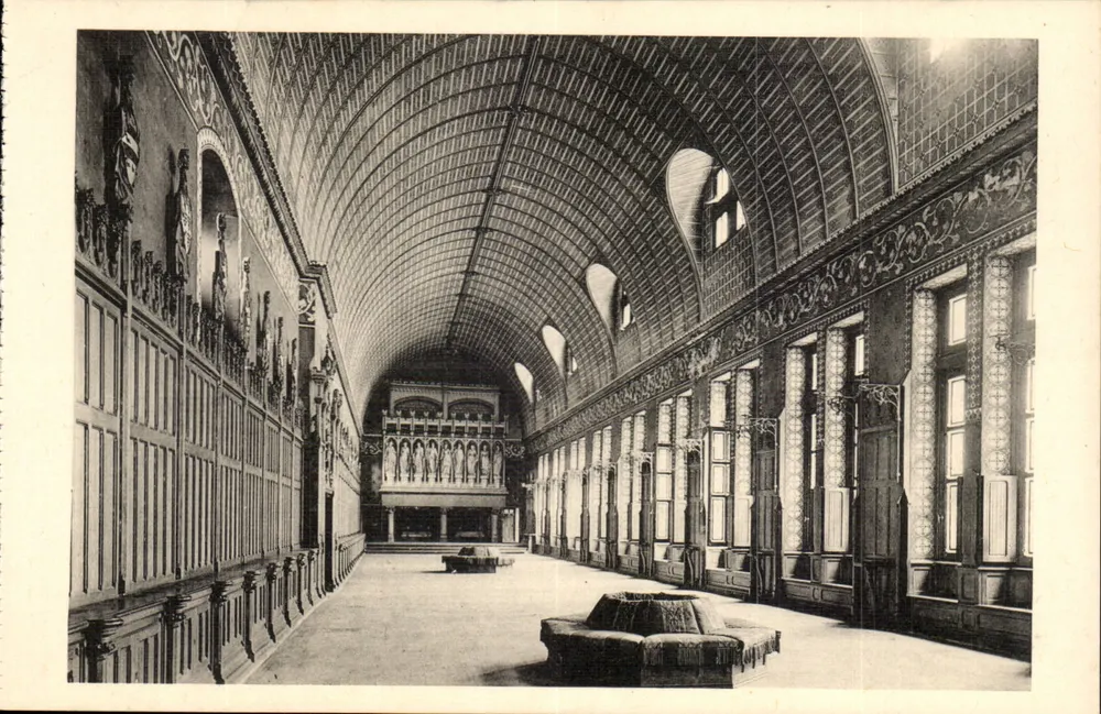 Castelo de Pierrefonds — Sala das Preuses — Edição dos Monumentos Históricos - Frente