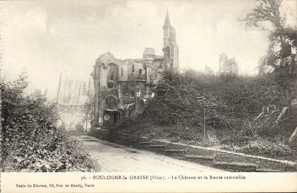 Boulogne-la Grasse (Cise) — Das Schloss und die getarnte Straße — Filmakademie, 68 Rue de Bondy, Paris - Vorderseite
