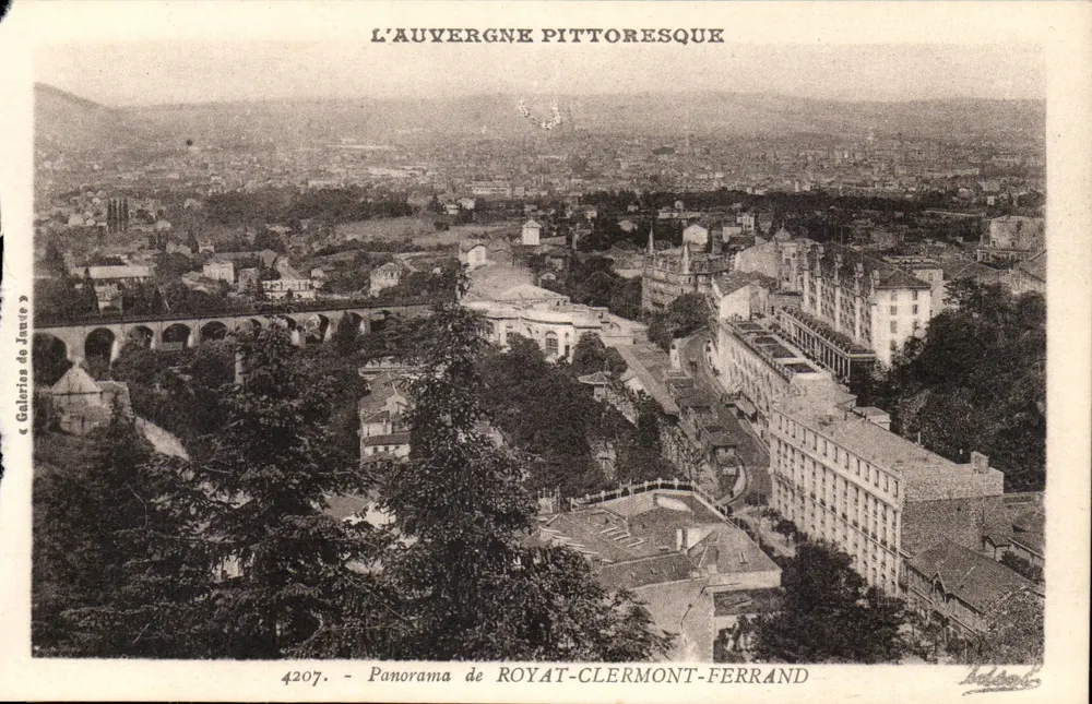 Panorama de Royat-Clermont-Ferrand — L'Auvergne pittoresque — Galerias de Janie, n° 4207 - Frente