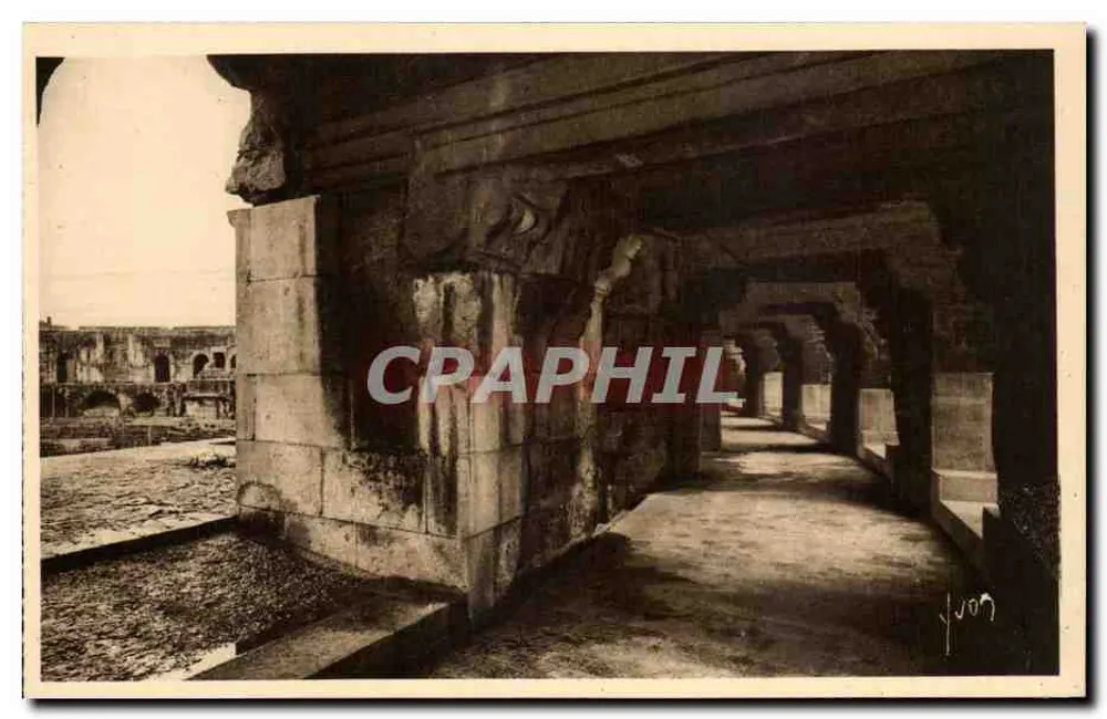 Nîmes (Gard) — Die Arenen - Monumentale Galerie des ersten Stocks — Les Éditions d'Art Yvine - Vorderseite