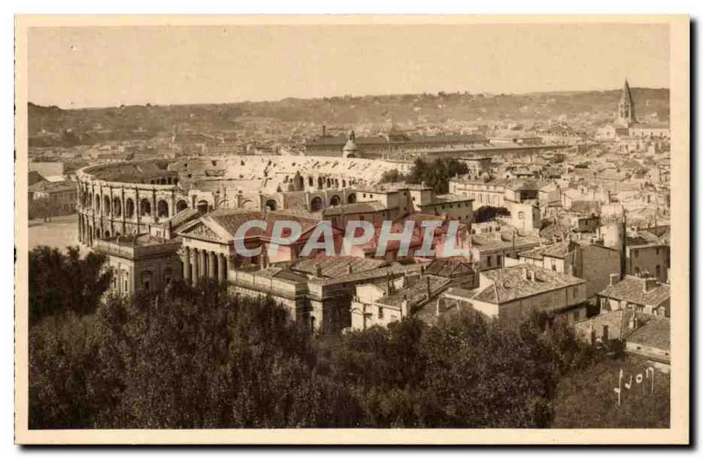 Nîmes (Gard) — Allgemeiner Blick auf die Stadt und die Arenen — Les Éditions d'Art Martel, Paris - Vorderseite