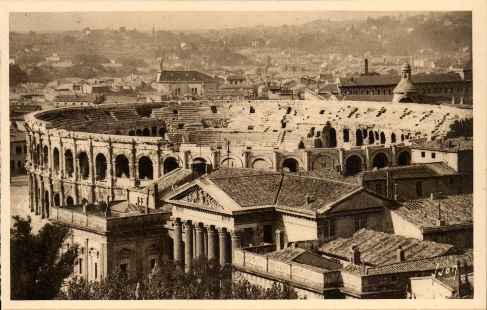 Nîmes (Gard) — As Arênes — As Edições de Arte 'AVON' - Frente