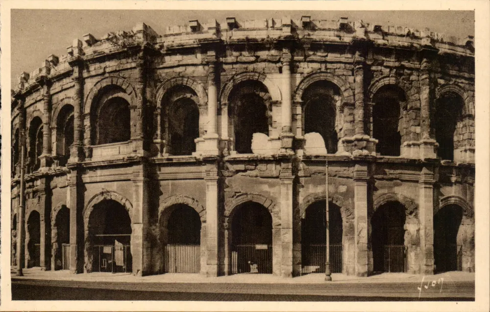 Nîmes (Gard) — Vista externa das arenas — Éditions d'Art Yvon, Paris - Frente