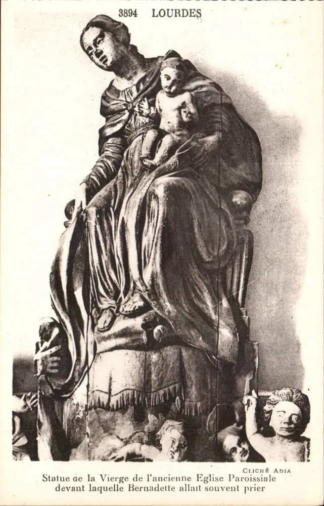 Estátua da Virgem em Lourdes — antiga igreja paroquial — cliché Adia n°3894 - Frente