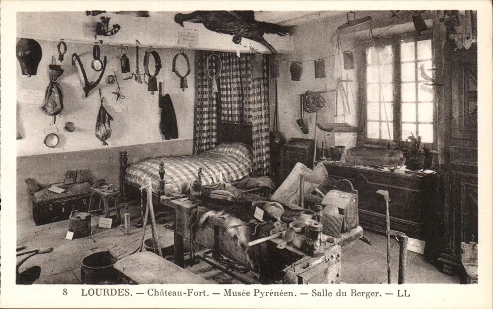 Lourdes — Schloss-Festung — Pyrenäen-Museum — Saal des Schäfers — LL - Vorderseite