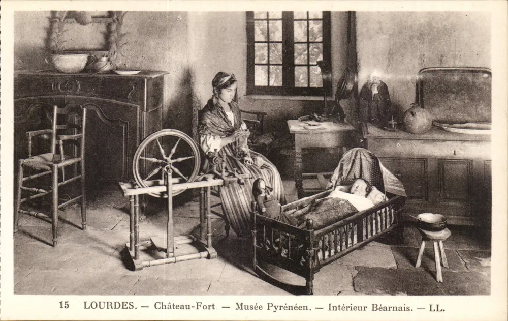 Lourdes — Schloss-Festung — Pyrenäen-Museum — Béarnische Inneneinrichtung — LL. - Vorderseite